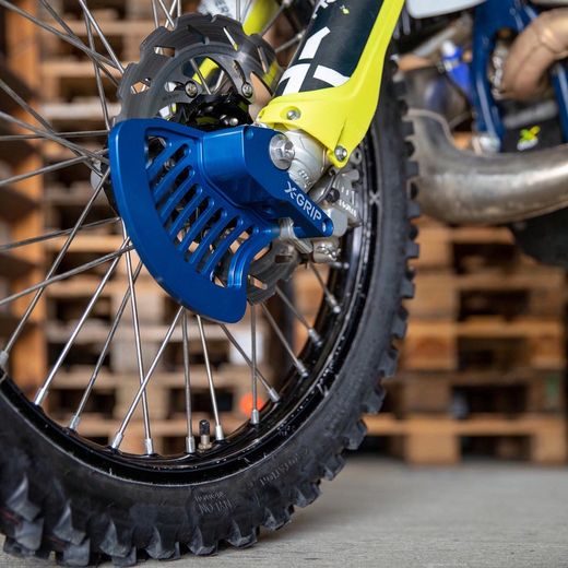 X-GRIP – CHRÁNIČ PREDNÉHO BRZDOVÉHO KOTÚČA, ČIERNY – GASGAS EC 125 (2025) A ĎALŠIE