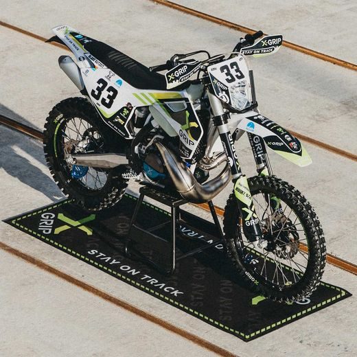 X-GRIP – CHRÁNIČ VEKA SPOJKY, STRIEBORNÝ – GASGAS EC 250 (2021–2023) A ĎALŠIE
