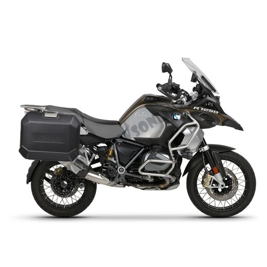 KOMPLETNÁ SADA BOČNÝCH ČIERNYCH HLINÍKOVÝCH KUFROV SHAD TERRA BLACK, 36/47 L LITROV, VRÁTANE MONTÁŽNEJ SADY SHAD BMW R 1200 GS/ R 1200 GS ADVENTURE/ R 1250 GS/ R 1250 GS ADVENTURE