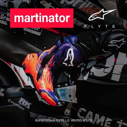 ALPINESTARS SUPERTECH R VENTED FLYTE LIMITOVANÁ EDÍCIA JORGE MARTIN – MOTOCYKLOVÉ TOPÁNKY NA CESTNÚ JAZDU (FIALOVÁ/ČERVENÁ/ČIERNA) 2026