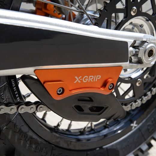 X-GRIP – CHRÁNIČ KYVNEJ VIDLICE, ČERVENÝ – GASGAS EC 125 (2025) A ĎALŠIE