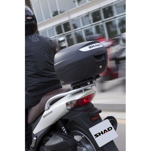 VRCHNÝ KUFOR NA MOTORKU SHAD SH26 ČIERNA