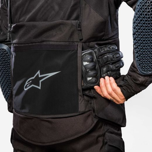 ALPINESTARS HALO DRYSTAR – MOTOCYKLOVÁ BUNDA NA CESTNÚ JAZDU (TMAVO MODRÁ/KHAKI/ORANŽOVÁ/ČIERNA) 2023