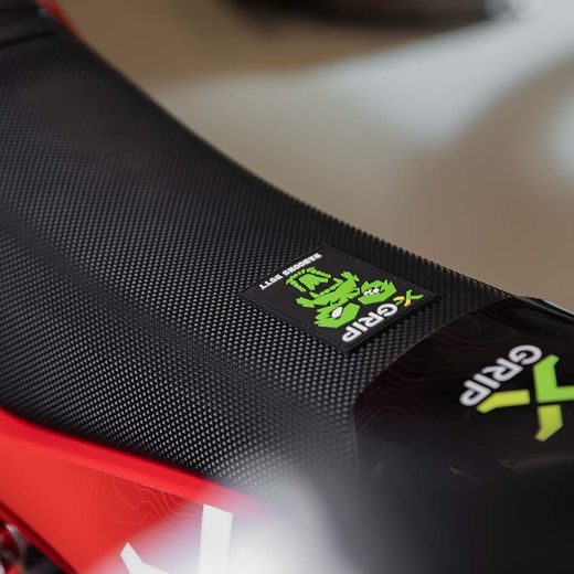 POŤAH SEDLA X-GRIP BABOONS BUTT – ČIERNA – GASGAS EC 125 (2025) A ĎALŠIE MODELY