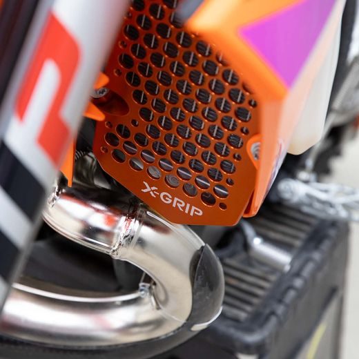 X-GRIP – SÚPRAVA CHRÁNIČOV CHLADIČA, ORANŽOVÁ – GASGAS EC 125 (2025) A ĎALŠIE