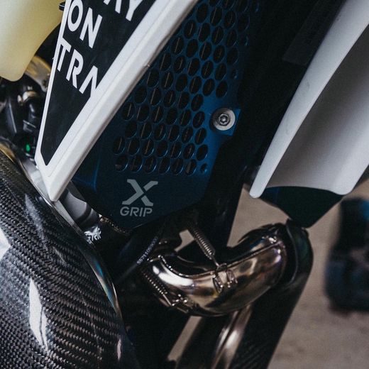 X-GRIP – SÚPRAVA CHRÁNIČOV CHLADIČA, ČERVENÁ – GASGAS EC 250 (2021–2023) A ĎALŠIE