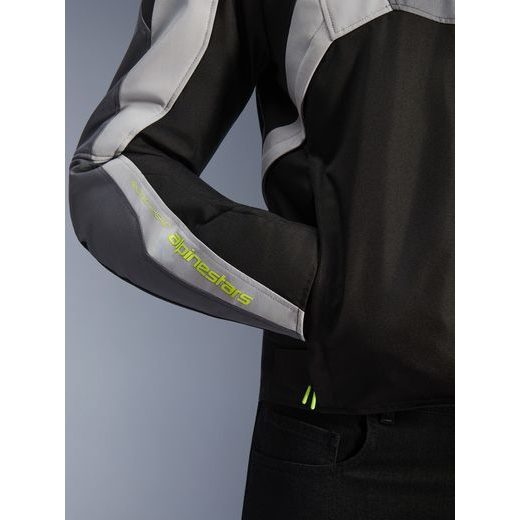 ALPINESTARS T-JAWS V4 WATERPROOF – MOTOCYKLOVÁ BUNDA NA CESTNÚ JAZDU (ČIERNA/SVETLO SIVÁ/SIVÁ) 2026