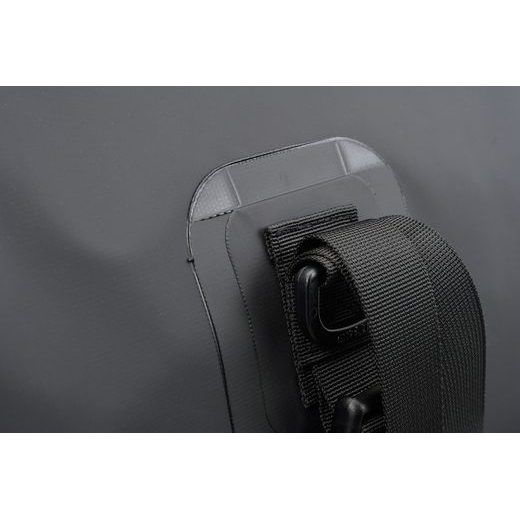 VODOTESNÁ BRAŠNA NA SEDADLO SPOLUJAZDCA, HENLYBEGINS (ČIERNA, OBJEM 60 L)