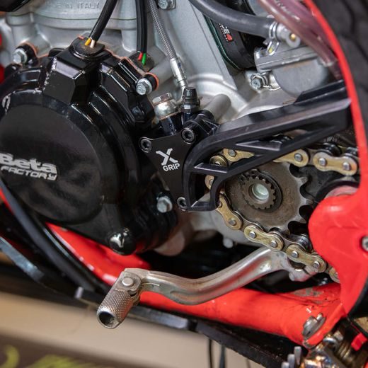 X-GRIP – CHRÁNIČ SPOJKOVÉHO VALČEKA, ČIERNY – BETA RR 250 (2018–2024) A ĎALŠIE
