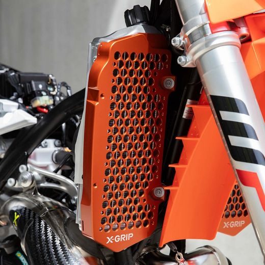 X-GRIP – SÚPRAVA CHRÁNIČOV CHLADIČA, ČIERNA – GASGAS EC 125 (2025) A ĎALŠIE