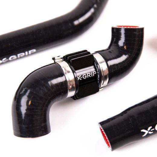 SILIKÓNOVÉ HADICE CHLADIČA X-GRIP – ČIERNA – GASGAS EC 250 (2024 - 2025) A ĎALŠIE MODELY