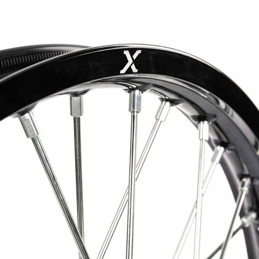 KOMPLETNÉ KOLESO V2 X-GRIP – 19" X 2,15", ČIERNA/MODRÁ