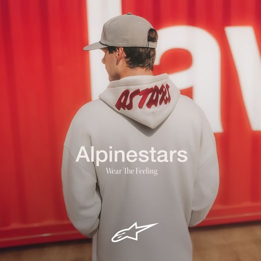 ALPINESTARS PIONEER OVERSIZED HOODIE – VOĽNOČASOVÁ MOTO MIKINA (SIVÁ)