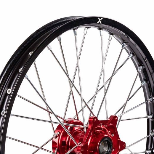KOMPLETNÉ KOLESO V2 X-GRIP – 21" X 1,6", ČIERNA/ČERVENÁ