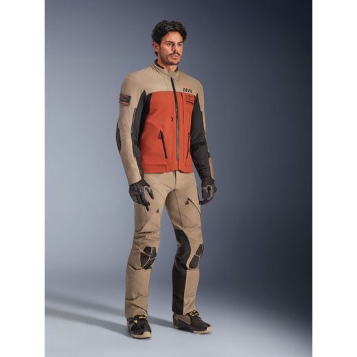 ALPINESTARS AMT-8 STRETCH DRYSTAR XF – MOTOCYKLOVÁ BUNDA NA CESTNÚ JAZDU (HNEDÁ/ORANŽOVÁ/ČIERNA) 2026