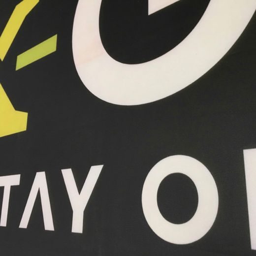REKLAMNÝ BANNER X-GRIP – 400 X 90 CM