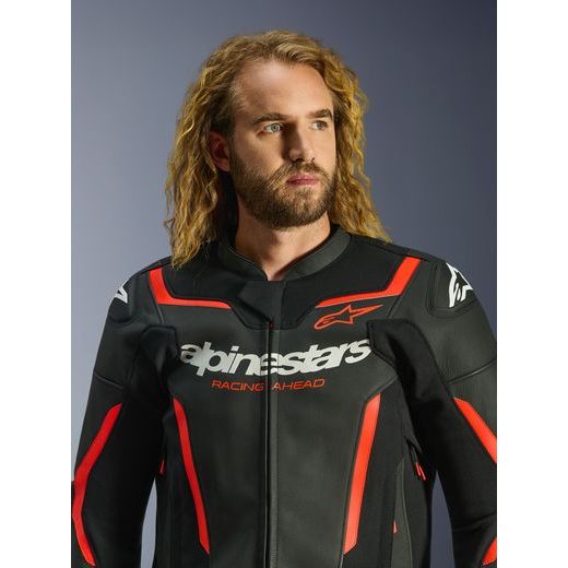 ALPINESTARS GP FORCE V2 – MOTOCYKLOVÁ BUNDA NA CESTNÚ JAZDU (ČIERNA/ČERVENÁ FLUO/BIELA) 2026