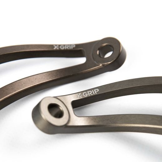 DRŽIAKY MOTORA FLEX X-GRIP – HNEDÁ FACTORY, AW-6061-T6 & NEHRDZAVEJÚCA OCEĽ – GASGAS EC 250 (2024 - 2025) A ĎALŠIE MODELY