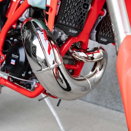 VÝFUKOVÝ ZVOD X-GRIP FACTORY – STRIEBORNÁ – BETA RR 250 (2013 - 2024) A ĎALŠIE MODELY