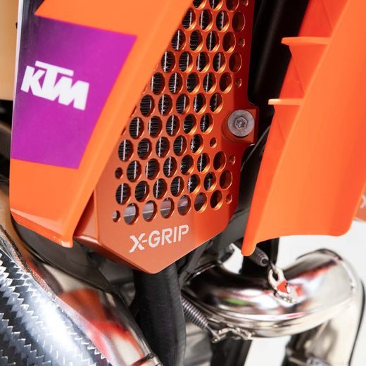 X-GRIP – SÚPRAVA CHRÁNIČOV CHLADIČA, ČIERNA – GASGAS EC 125 (2025) A ĎALŠIE