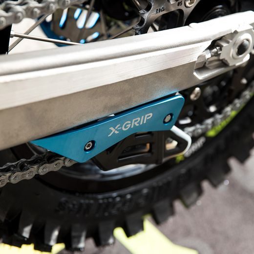 X-GRIP – CHRÁNIČ KYVNEJ VIDLICE, ČERVENÝ – GASGAS EC 250 (2021–2023) A ĎALŠIE
