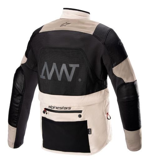 ALPINESTARS AMT-10 LAB DRYSTAR XF – MOTOCYKLOVÁ BUNDA NA CESTNÚ JAZDU (PIESKOVÁ CAMO) 2024