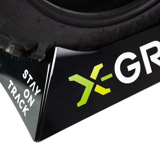PREZENTAČNÝ STOJAN NA PNEUMATIKY X-GRIP – ČIERNA