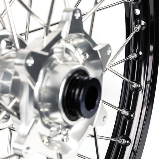 KOMPLETNÉ KOLESO V2 X-GRIP – 21" X 1,6", ČIERNA/STRIEBORNÁ – BETA RR 125 (2019 - 2023) A ĎALŠIE MODELY