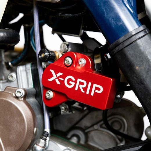X-GRIP – CHRÁNIČ SNÍMAČA ŠKRTIACEJ KLAPKY V2, ČERVENÝ – GASGAS EC 250 (2021–2023) A ĎALŠIE