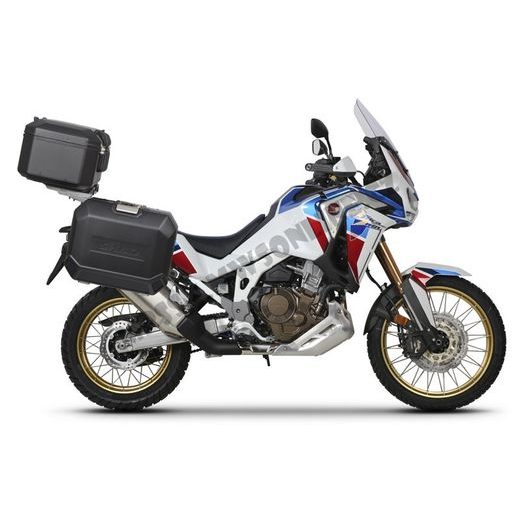 KOMPLETNÁ SADA ČIERNYCH HLINÍKOVÝCH KUFROV SHAD TERRA BLACK, 48 LITROV VRCHNÝ KUFOR, 36/47 LITROV BOČNÉ KUFRE, VRÁTANE MONTÁŽNEJ SADY A PLATNI SHAD HONDA CRF 1100 AFRICA TWIN