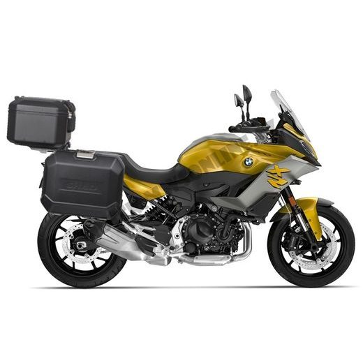 KOMPLETNÁ SADA ČIERNYCH HLINÍKOVÝCH KUFROV SHAD TERRA BLACK, 48 LITROV VRCHNÝ KUFOR, 47/47 LITROV BOČNÉ KUFRE, VRÁTANE MONTÁŽNEJ SADY A PLATNI SHAD BMW F 900 XR