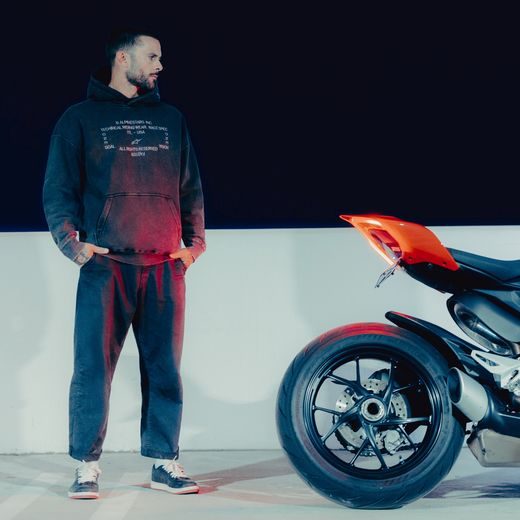 ALPINESTARS INFINITE WASHED OVERSIZED HOODIE – VOĽNOČASOVÁ MOTO MIKINA (SEPRANÁ ČIERNA)