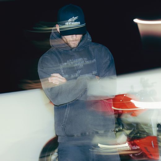 ALPINESTARS INFINITE WASHED OVERSIZED HOODIE – VOĽNOČASOVÁ MOTO MIKINA (SEPRANÁ ČIERNA)