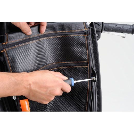 ÚLOŽNÝ PRIESTOR POD SEDLO SKÚTRU (VEĽ. L, 27 X 40 CM), DAYTONA