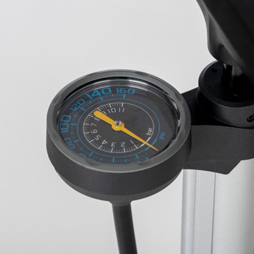 DÍLENSKÁ PUMPA AIRTRACK PRO 2.0 VČ. MIERKY TLAKU, OXFORD (PLÁŠŤ PUMPY Z OCELE)