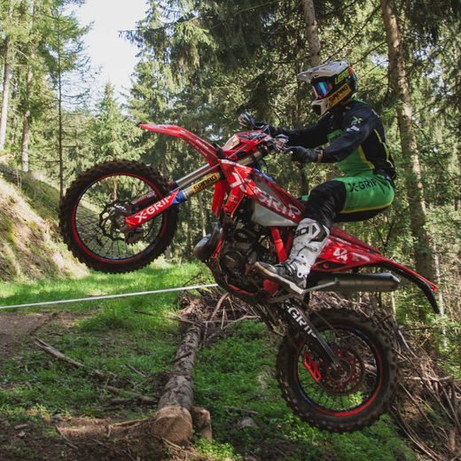 SÚPRAVA POLEPOV MOTOCYKLA X-GRIP – ČIERNA/ČERVENÁ – BETA RR 125 (2023 - 2024) A ĎALŠIE MODELY