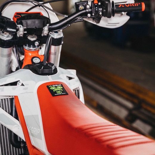 POŤAH SEDLA X-GRIP BABOONS BUTT – ČERVENÁ – BETA RR 125 (2013 - 2019) A ĎALŠIE MODELY