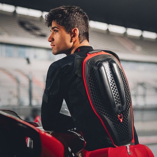 ALPINESTARS AIRBAGOVÁ VESTA TECH-AIR®7X SYSTÉM – AIRBAGOVÝ SYSTÉM NA MOTORKU (ČIERNA/ČERVENÁ) 2025