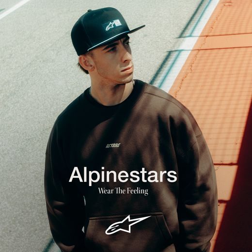 ALPINESTARS GUISE OVERSIZED CREW – VOĽNOČASOVÁ MOTO MIKINA (HNEDÁ)