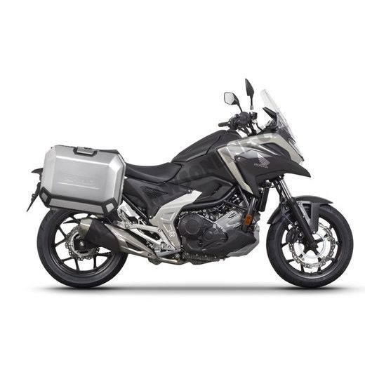 KOMPLETNÁ SADA BOČNÝCH HLINÍKOVÝCH KUFROV SHAD TERRA, 47/47 LITROVÝ BOČNÉ KUFRE, VRÁTANE MONTÁŽNEJ SADY SHAD HONDA NC 750 X 2021-
