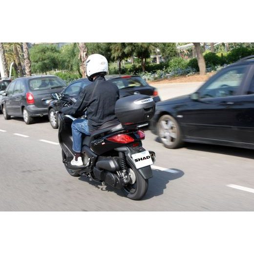 VRCHNÝ KUFOR NA MOTORKU SHAD SH26 ČIERNA