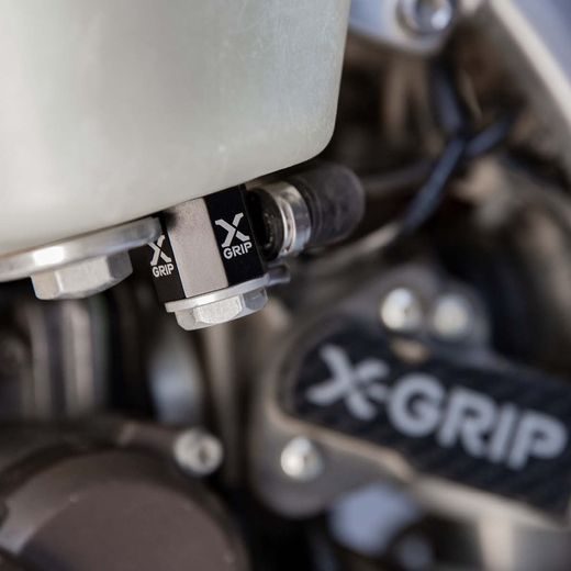 X-GRIP – PRÍPOJKA PALIVOVEJ NÁDRŽE, ČIERNA – GASGAS EC 250 (2021–2023) A ĎALŠIE