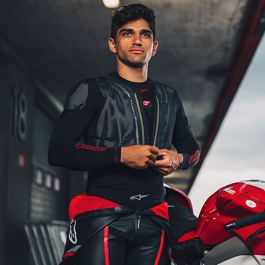 ALPINESTARS AIRBAGOVÁ VESTA TECH-AIR®7X SYSTÉM – AIRBAGOVÝ SYSTÉM NA MOTORKU (ČIERNA/ČERVENÁ) 2025