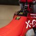 POŤAH SEDLA X-GRIP BABOONS BUTT – ČERVENÁ – GASGAS EC 125 (2025) A ĎALŠIE MODELY
