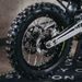 X-GRIP – CHRÁNIČ ZADNÉHO BRZDOVÉHO KOTÚČA, ORANŽOVÝ – GASGAS EC 250 (2021–2023) A ĎALŠIE