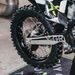 X-GRIP – CHRÁNIČ ZADNÉHO BRZDOVÉHO KOTÚČA, ČIERNY – GASGAS MC 125 (2021–2023) A ĎALŠIE
