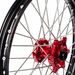 KOMPLETNÉ KOLESO V2 X-GRIP – 19" X 2,15", ČIERNA/ČERVENÁ