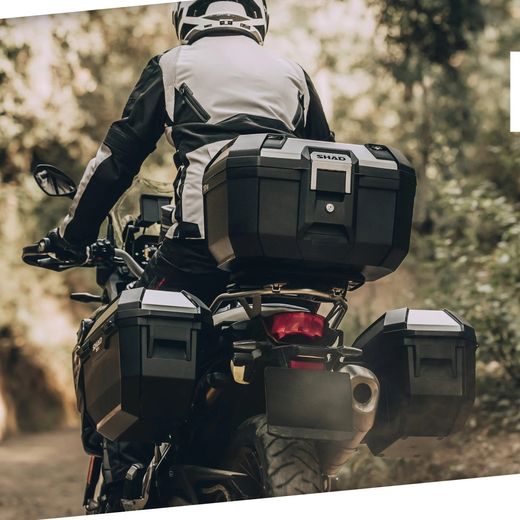 BOČNÍ KUFRY NA MOTORKU SHAD TR27 D0TR27100 ČERNÁ (PÁR)
