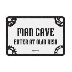 PLECHOVÁ CEDULE MAN CAVE, OXFORD (ČERNÁ/BÍLÁ, ROZMĚR 30 X 20 CM)