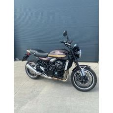KAWASAKI Z900 RS - PŘEDVÁDĚCÍ MOTORKA